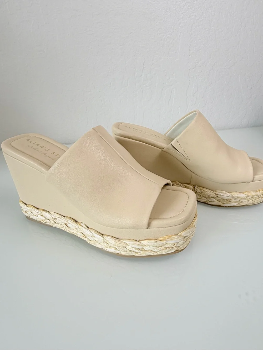 Altar'd State Neutral Beige Platform Espadrille Wedge Slide Sandals Size 7